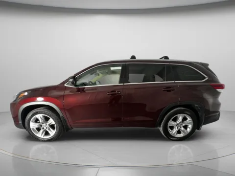 More photos of 2019 Toyota Highlander Limited at MAG CDJR, MO