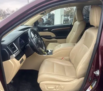 More photos of 2019 Toyota Highlander Limited at MAG CDJR, MO