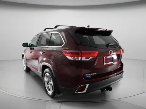 More photos of 2019 Toyota Highlander Limited at MAG CDJR, MO