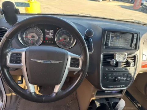 Another view of 2014 Chrysler Town & Country Touring for sale in Chillicothe, MO at MAG CDJR