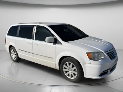 White 2014 Chrysler Town & Country Touring for sale in Chillicothe, MO
