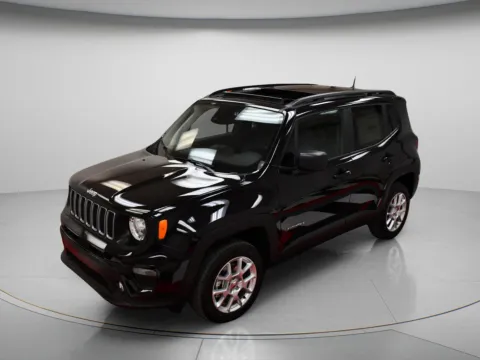 More photos of 2023 Jeep Renegade Latitude at MAG CDJR, MO