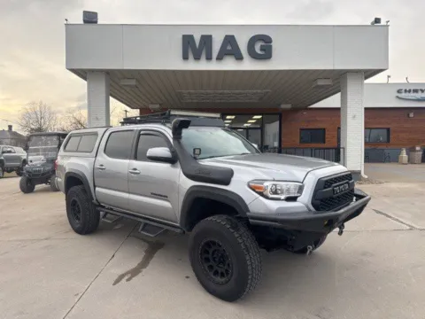 Silver 2016 Toyota Tacoma TRD Off Road for sale in Chillicothe, MO