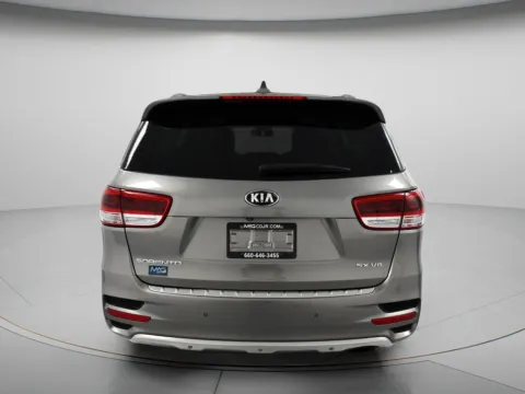 More photos of 2016 Kia Sorento SX at MAG CDJR, MO