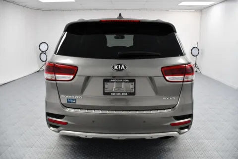 More photos of 2016 Kia Sorento SX at MAG CDJR, MO