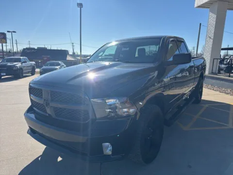 Photos of 2017 Ram 1500 Express for sale in Chillicothe, MO at MAG CDJR
