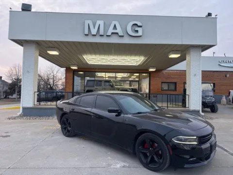 Black 2016 Dodge Charger R/T for sale in Chillicothe, MO
