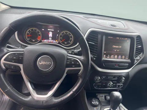 More photos of 2015 Jeep Cherokee Trailhawk at MAG CDJR, MO