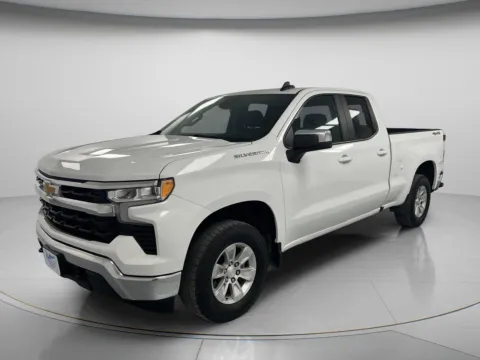 More photos of 2023 Chevrolet Silverado 1500 LT at MAG CDJR, MO