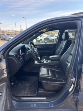 More photos of 2020 Jeep Grand Cherokee Overland at MAG CDJR, MO