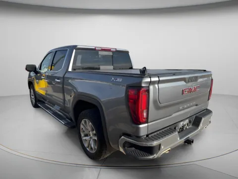 More photos of 2019 GMC Sierra 1500 SLT at MAG CDJR, MO