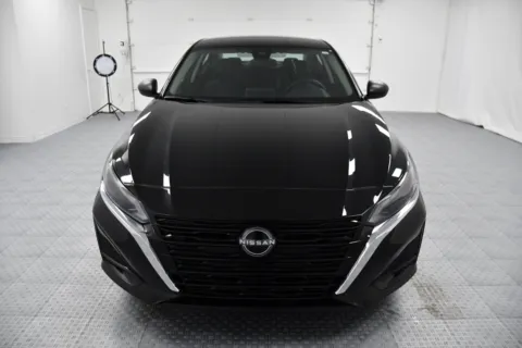 Photos of 2024 Nissan Altima 2.5 SV for sale in Chillicothe, MO at MAG CDJR