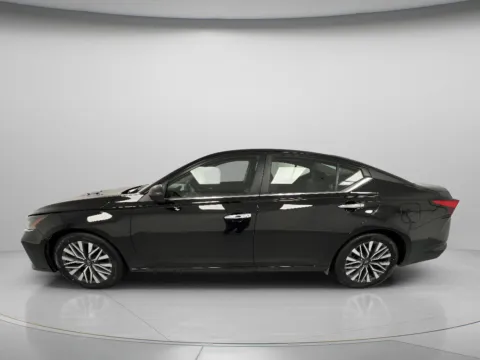 More photos of 2024 Nissan Altima 2.5 SV at MAG CDJR, MO