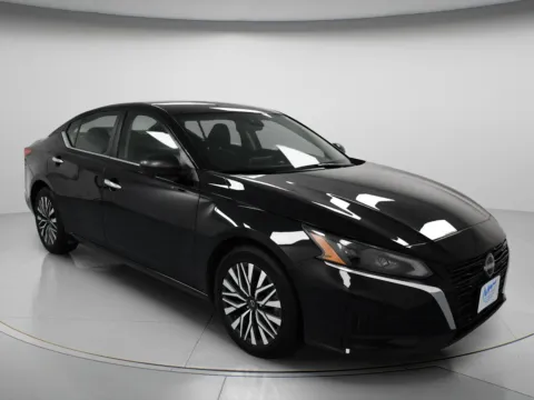 Photos of 2024 Nissan Altima 2.5 SV for sale in Chillicothe, MO at MAG CDJR