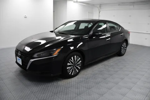 Another view of 2024 Nissan Altima 2.5 SV for sale in Chillicothe, MO at MAG CDJR