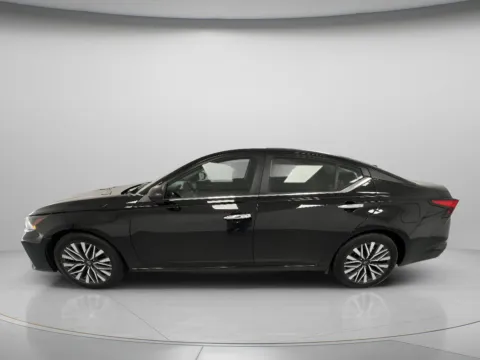 More photos of 2024 Nissan Altima 2.5 SV at MAG CDJR, MO