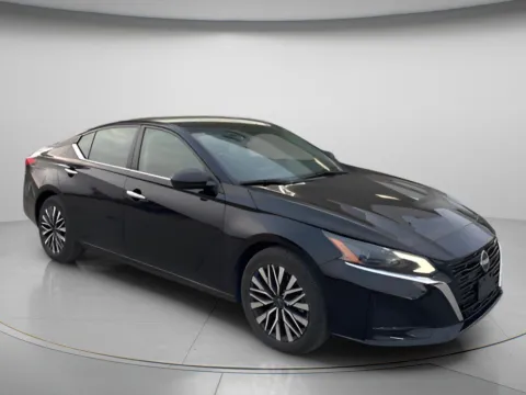 Black 2024 Nissan Altima 2.5 SV for sale in Chillicothe, MO