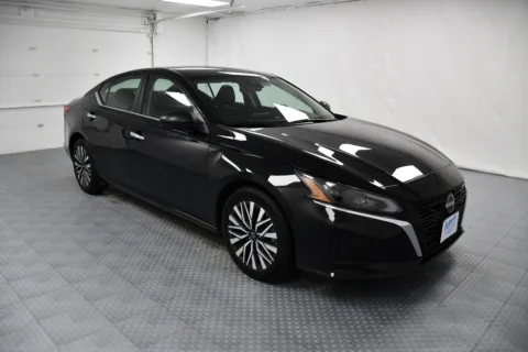 Black 2024 Nissan Altima 2.5 SV for sale in Chillicothe, MO