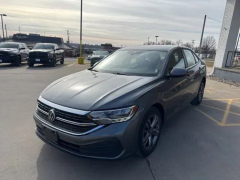Photos of 2024 Volkswagen Jetta SE for sale in Chillicothe, MO at MAG CDJR