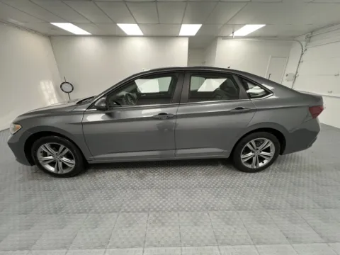 More photos of 2024 Volkswagen Jetta SE at MAG CDJR, MO