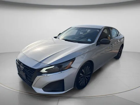 Photos of 2024 Nissan Altima 2.5 SV for sale in Chillicothe, MO at MAG CDJR