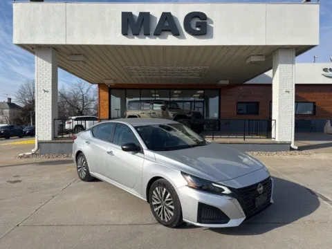 Silver 2024 Nissan Altima 2.5 SV for sale in Chillicothe, MO