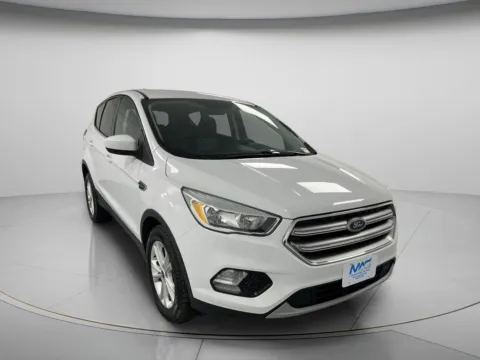 White 2017 Ford Escape SE for sale in Chillicothe, MO