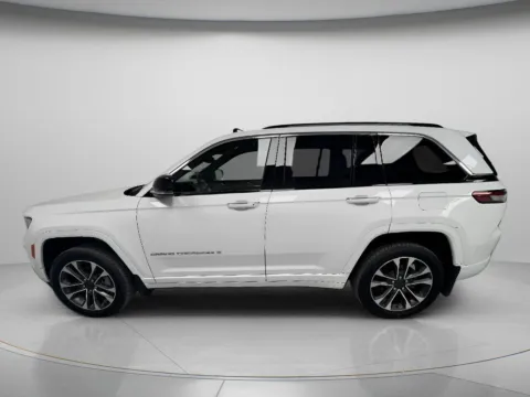 More photos of 2023 Jeep Grand Cherokee Overland at MAG CDJR, MO