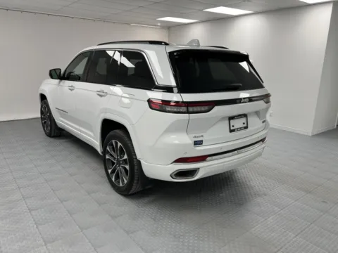 More photos of 2023 Jeep Grand Cherokee Overland at MAG CDJR, MO