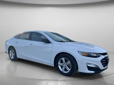 White 2023 Chevrolet Malibu LS for sale in Chillicothe, MO