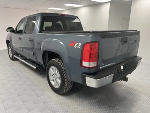 More photos of 2013 GMC Sierra 1500 SLE at MAG CDJR, MO