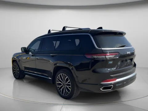 More photos of 2021 Jeep Grand Cherokee L Summit Reserve at MAG CDJR, MO