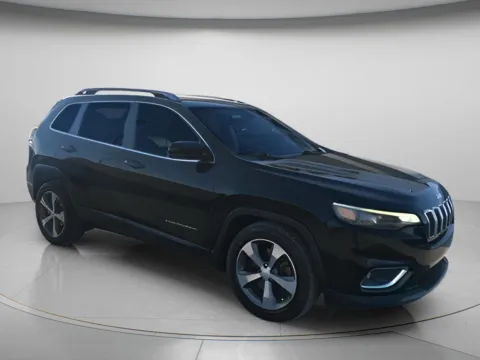 Black 2019 Jeep Cherokee Limited for sale in Chillicothe, MO