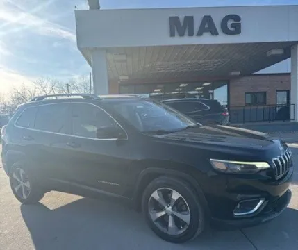 Black 2019 Jeep Cherokee Limited for sale in Chillicothe, MO