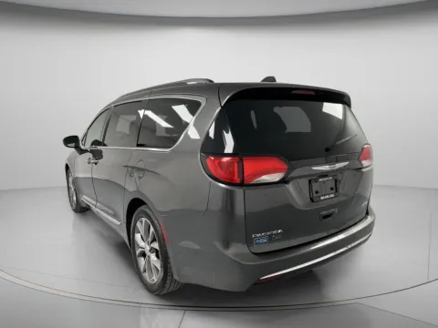 More photos of 2020 Chrysler Pacifica Limited 35th Anniversary at MAG CDJR, MO