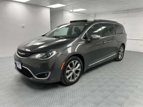 Another view of 2020 Chrysler Pacifica Limited 35th Anniversary for sale in Chillicothe, MO at MAG CDJR