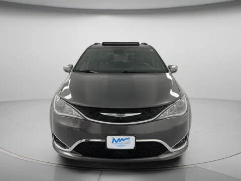 Photos of 2020 Chrysler Pacifica Limited 35th Anniversary for sale in Chillicothe, MO at MAG CDJR