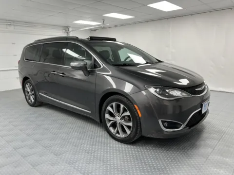 Gray 2020 Chrysler Pacifica Limited 35th Anniversary for sale in Chillicothe, MO
