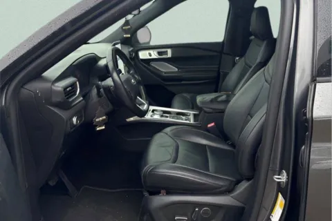 More photos of 2020 Ford Explorer ST at MAG CDJR, MO