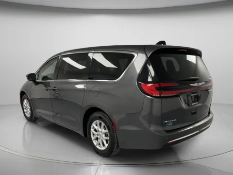 More photos of 2023 Chrysler Pacifica Touring L at MAG CDJR, MO