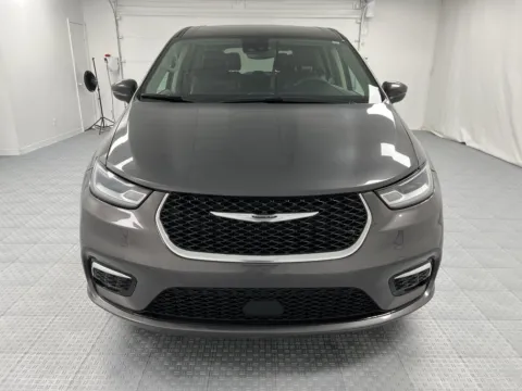 Another view of 2023 Chrysler Pacifica Touring L for sale in Chillicothe, MO at MAG CDJR