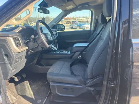 More photos of 2022 Ford Expedition XLT at MAG CDJR, MO