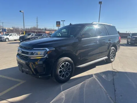 Photos of 2022 Ford Expedition XLT for sale in Chillicothe, MO at MAG CDJR