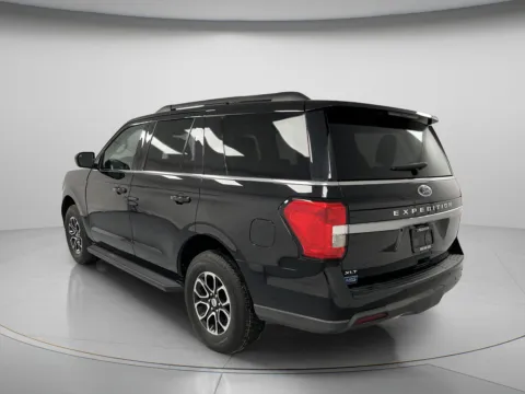 More photos of 2022 Ford Expedition XLT at MAG CDJR, MO