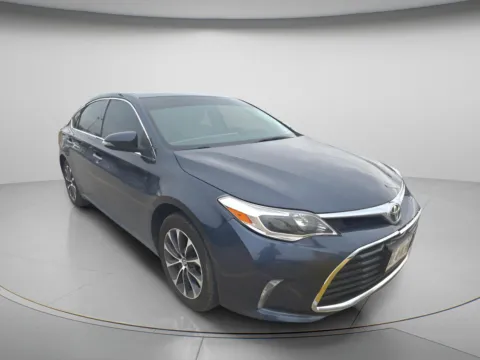 Blue 2016 Toyota Avalon Limited for sale in Chillicothe, MO