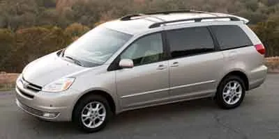 White 2004 Toyota Sienna XLE for sale in Chillicothe, MO