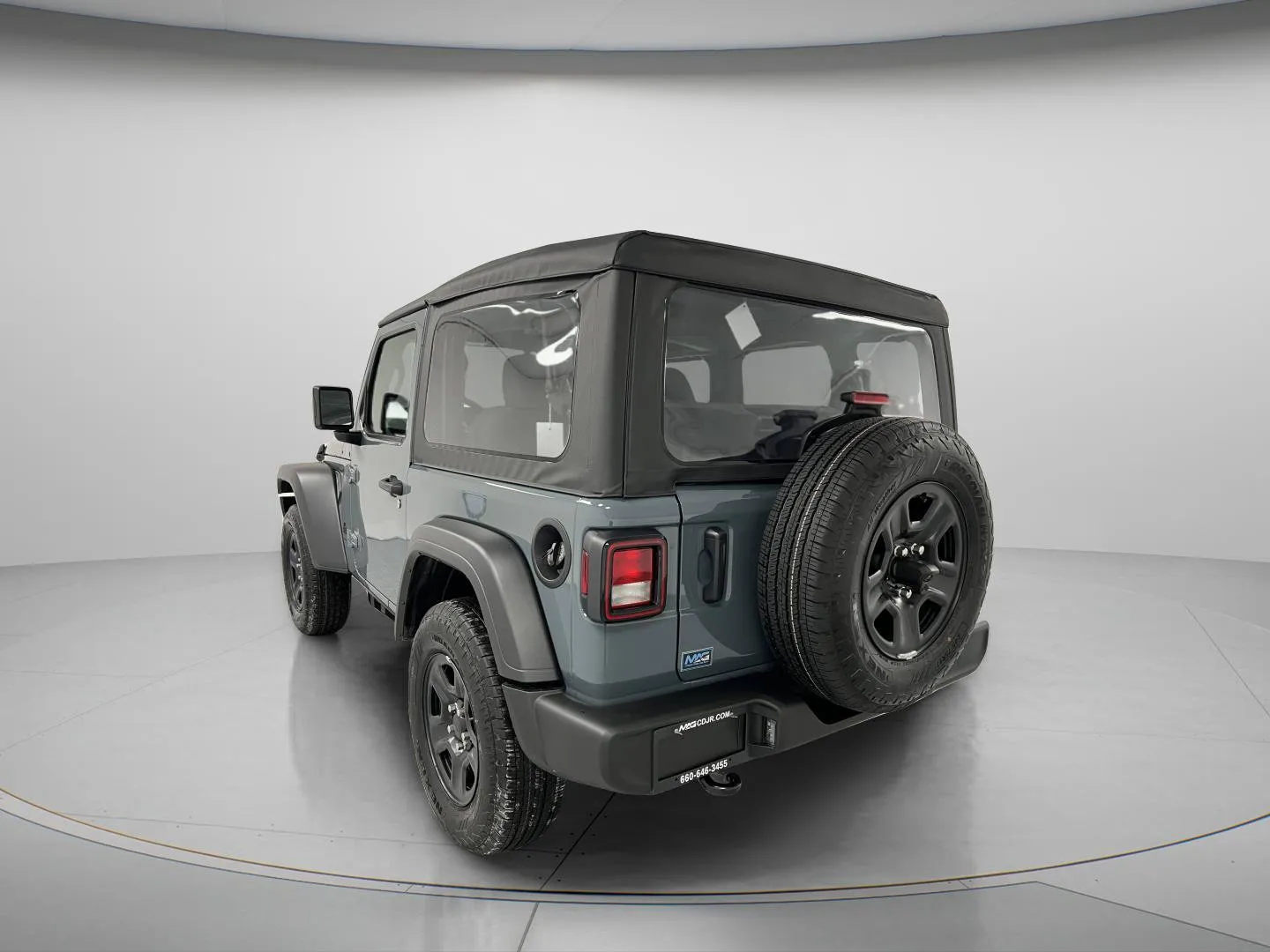 Jeep Wrangler photo 6