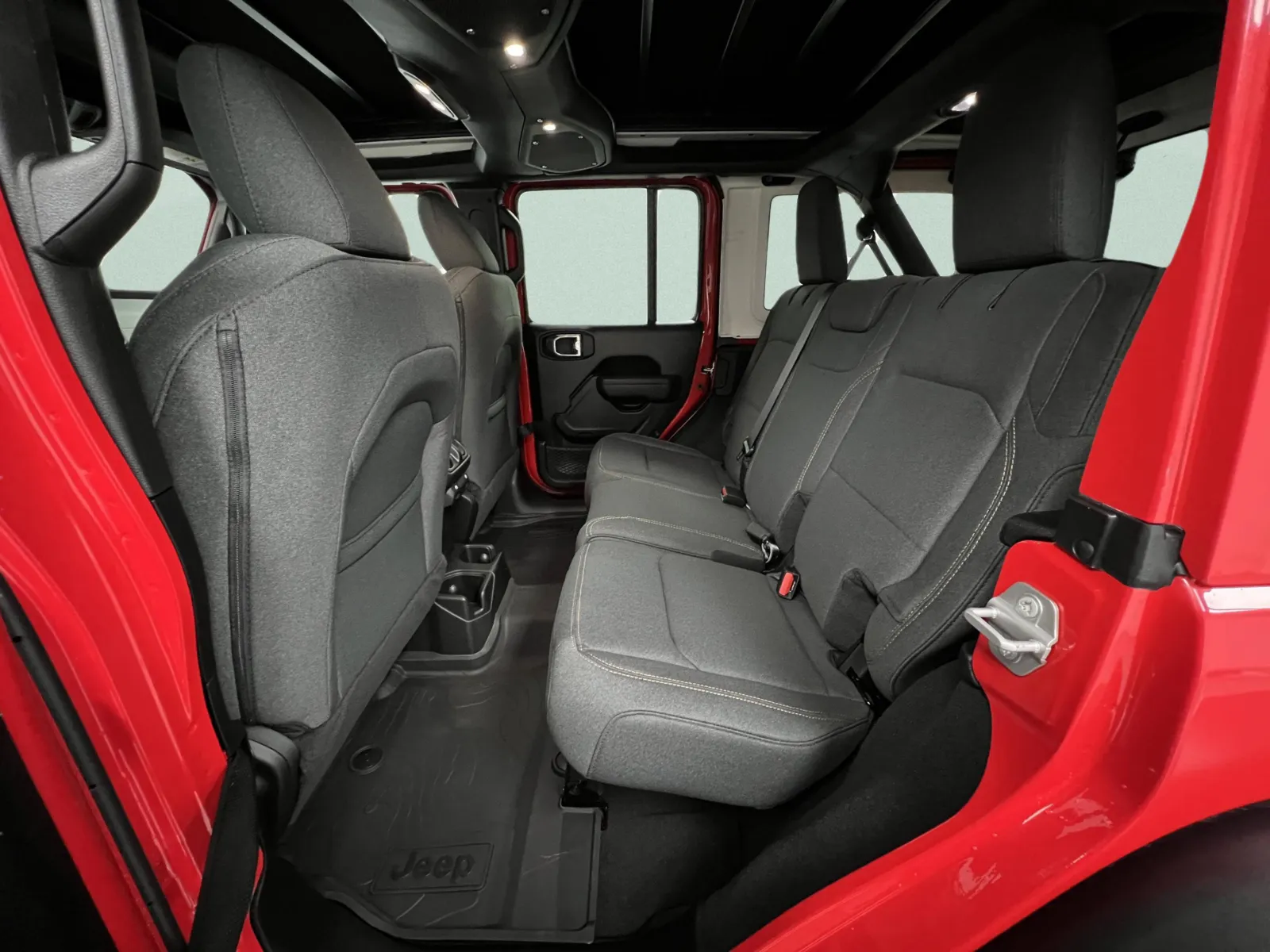Jeep Wrangler photo 29
