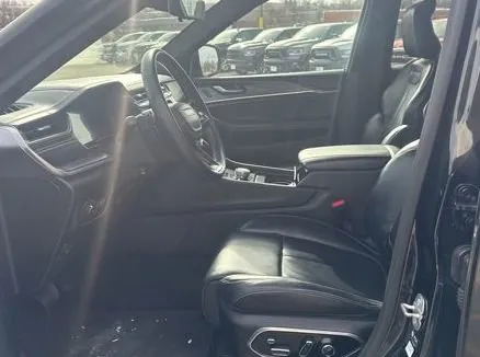 More photos of 2021 Jeep Grand Cherokee L Overland at MAG CDJR, MO