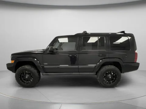 More photos of 2007 Jeep Commander Sport at MAG CDJR, MO
